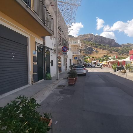 B&B Una Terrazza sul Golfo di Sferracavallo Esterno foto