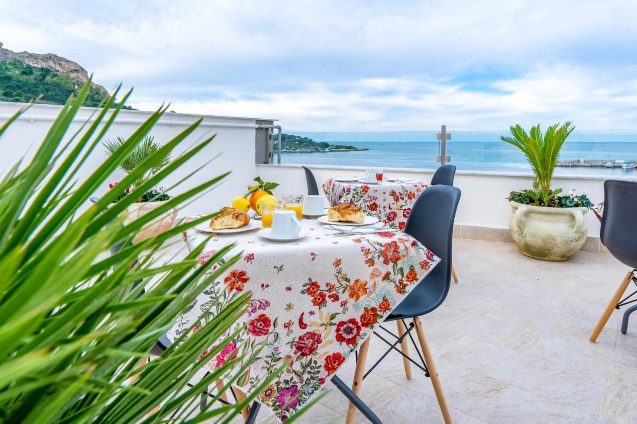 B&B Una Terrazza sul Golfo di Sferracavallo Esterno foto