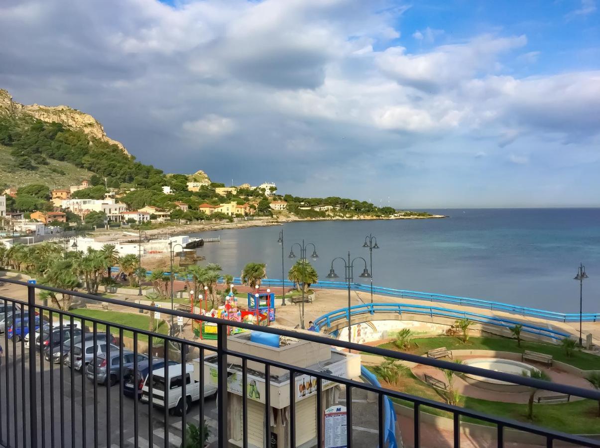 B&B Una Terrazza sul Golfo di Sferracavallo Esterno foto