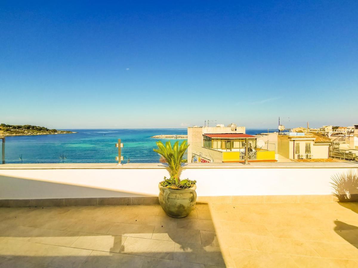 B&B Una Terrazza sul Golfo di Sferracavallo Esterno foto